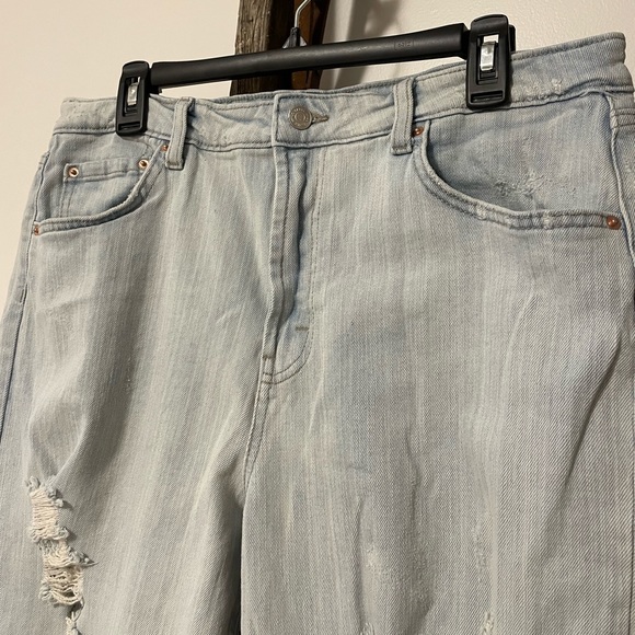 Wild Fable Distressed Light Blue Denim Highest Rise Mom Jeans - Picture 3 of 7
